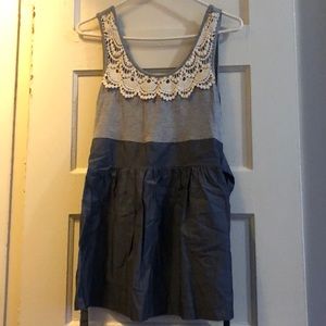 Long shirt with a ruffled top